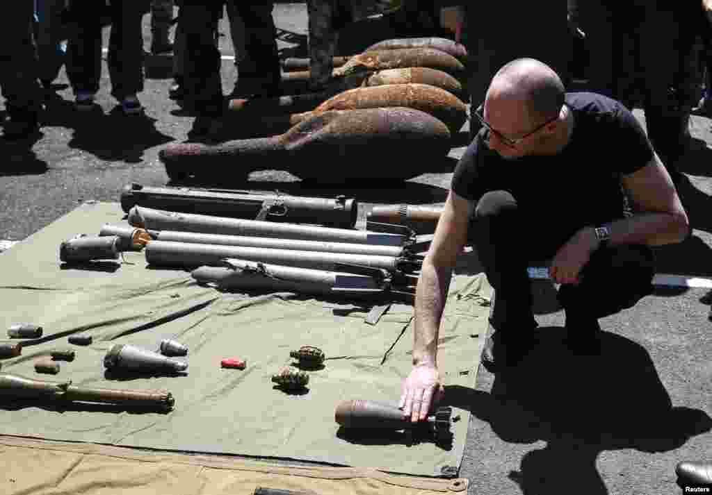 Bosh vazir Arseniy Yatsenyuk, Slavyansk
