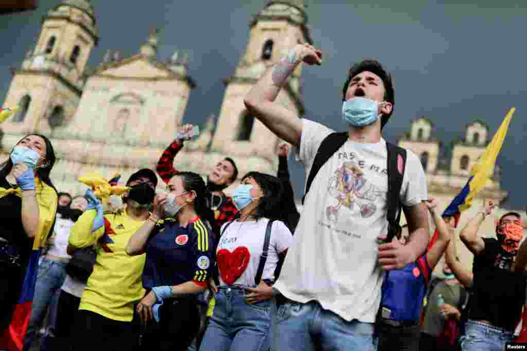 Las protestas estallaron en las principales ciudades de Colombia luego de conocerse una propuesta del asediado gobierno del presidente Iván Duque para realizar una reforma tributaria que incluiría un aumento impositivo.