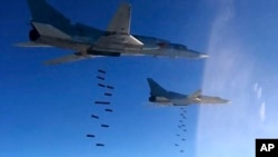 Serangan jet tempur Tu-22M3 milik angkatan udara Rusia di Suriah, 23 Januari 2017 (Foto: dok). 