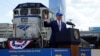 El presidente Joe Biden en la estación de la Calle 30, en Filadelfia, el 30 de abril de 2021.