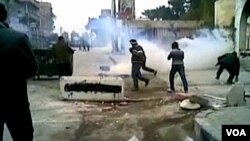 Pasukan Suriah terus melakukan kekerasan terhadap demonstran anti pemerintah, meskipun Liga Arab telah mengirimkan tim pemantau (30/12).