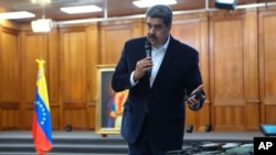 Venesuela rahbari Nikolas Maduro AQShni uni hokimiyatdan ag'darishga urinayotganlikda ayblaydi 