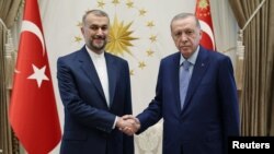 Иран предупреди дека вооружените групи што ги поддржува во регионот би можеле да го нападнат Израел поради неговата војна против Хамас