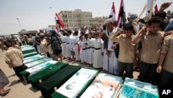 در حملۀ ائتلاف به رهبری عربستان سعودی بر بس شاگردان مکتب ۵۱ نفر به شمول ۴۰ کودک کشته شد