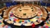 Los miembros de la Unión Europea debaten en Bruselas sobre un paquete de ayuda económica por el coronavirus desde el 17 de julio de 2020.
