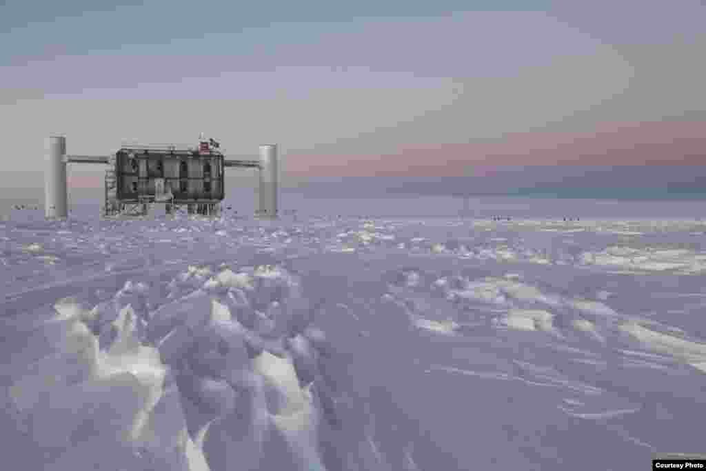The IceCube Laboratory at the Amundsen-Scott South Pole Station in Antarctica is the world's largest neutrino detector.(Sven Lidstrom, IceCube/NSF)