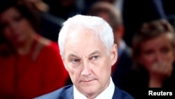 ARCHIVO - Andrei Belousov asiste a una sesión del Foro Económico Internacional de San Petersburgo, Rusia, el 7 de junio de 2019.