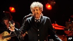 Bob Dylan en concert à Los Angeles le 12 janvier 2012.
