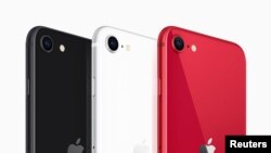 El anuncio se produce en un momento en que Estados Unidos y gran parte del mundo sufre una grave crisis sanitaria y económica por el nuevo coronavirus. FOTO: Courtesy Apple Inc/Handout via REUTERS.