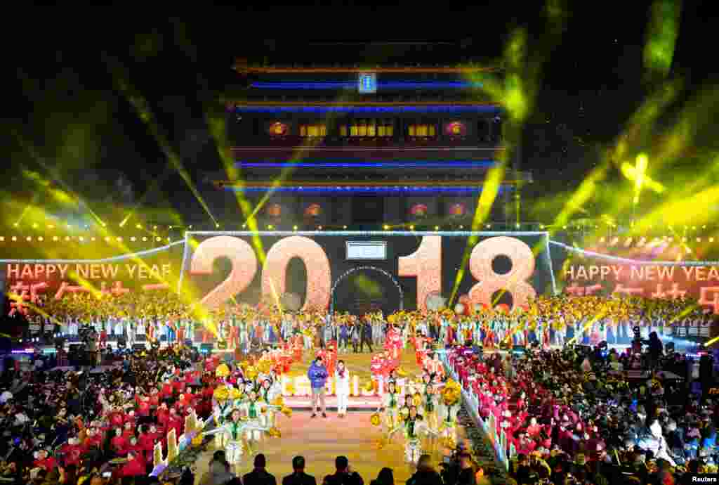 北京永定门前的庆祝新年、倒数计时活动（2018年1月1日）
