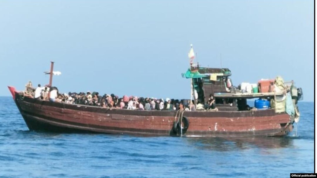 ရိုဟင်ဂျာ ၂၀၀ ကျော် ရခိုင်ကန်းရိုးတန်းအနီး မြန်မာဘက်ကဖမ်းဆီး (ဓါတ်ပုံ- တပ်မတော် သတင်း)