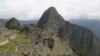 ARCHIVO - El sitio arqueológico de Machu Picchu está desprovisto de turistas mientras está cerrado en medio de la pandemia de COVID-19, en el departamento de Cuzco, Perú, el 27 de octubre de 2020.