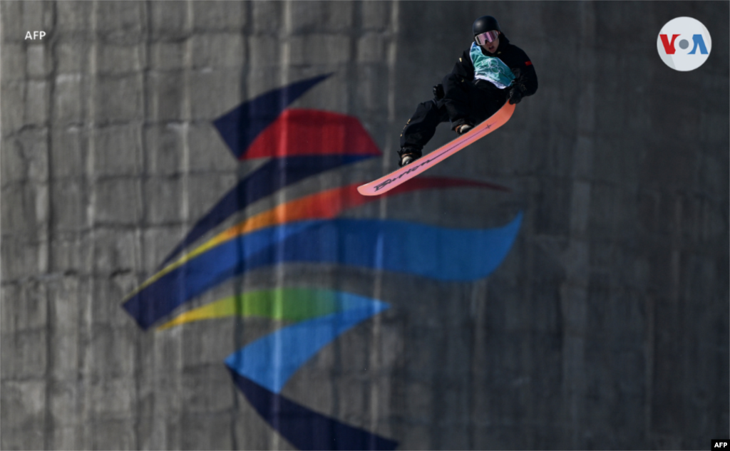A sus 17 años, Yiming Su, de China, tuvo una impecable presentación en la carrera final de la competencia de ‘big air’ masculino de Snowboard, que le valió la medalla de oro.