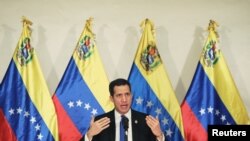 El líder opositor de Venezuela, Juan Guaidó, durante una conferencia de prensa en Caracas, la capital el 5 de diciembre de 2020.