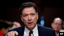 រូបឯកសារ៖ លោក James Comey អតីត​ប្រធាន​ FBI ថ្លែង​ទៅ​កាន់​គណៈកម្មាធិការ​ស៊ើប​អង្កេត​របស់​ព្រឹទ្ធសភា កាល​ពី​ឆ្នាំ​២០១៧។