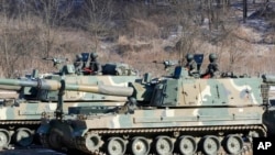한국군 장병들이 지난 1월 경기도 파주에서 K-9 자주포 운용 훈련을 진행하고 있다. (자료사진)