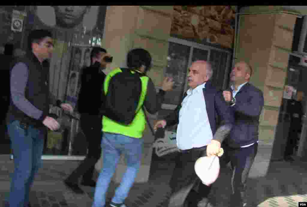 Milli Şuranın üzvü Vahid Məhərrəmli saxlanılan zaman