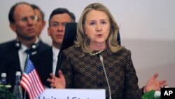 美国国务卿克林顿2012年6月7日在土耳其伊斯坦布尔举行的全球反恐论坛部长会议上发表谈话