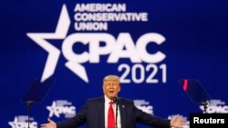 Bivši američki predsednik Donald Tramp govori na skupu američkih konzervativaca, 28. februara 2021.