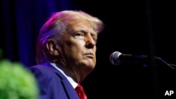 El expresidente de EEUU Donald Trump durante un evento de recaudación de fondos de campaña en Montgomery, Alabama, el 4 de agosto de 2023.