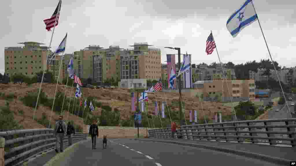 گشایش سفارت امریکا در بیت المقدس که فلسطینیان آن را پایتخت کشور آیندۀ شان می‌خوانند، مصادف با هفتادمین سالروز اعلام موجودیت اسراییل است
