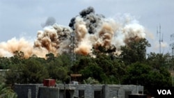 La OTAN realiza operativos contra las fuerzas de Gadhafi en diferentes partes de Libia, como el ocurrido en Tajura a 30 kilómetros de Trípoli.