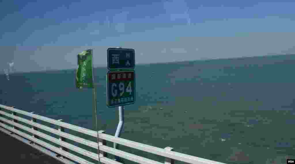 港珠澳大橋列入中國公路網。(美國之音湯惠芸拍攝)