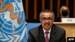 El director general de la OMS, Tedros Adhanom Ghebreyesus, habla durante la Asamblea Mundial de la Salud en Ginebra, el 24 de mayo de 2021.