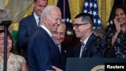 Joe Biden lokacin da ya sanar da sabon tsare kare ;yan cirani