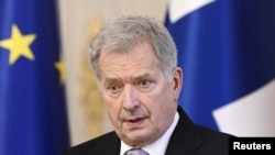 Presiden Finlandia Sauli Niinisto menghadiri konferensi pers bersama Gubernur Jenderal Canada Mary Simon (tak tampak di foto) di Helsinki, Finlandia, 7 Februari 2023. (Foto: Lehtikuva/Markku Ulander via Reuters)