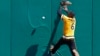 Sénégal : des enfants apprennent le base-ball américain avec un Japonais