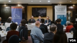 지난 1일 미국 워싱턴에서 열린 북한 정치범 수용소 실태 보고 세미나에 북한 인권 위원회 HRNK 그렉 스칼라튜 사무총장(왼쪽부터), 정광일 '노 체인' 대표, 찰스 육 '노 체인' US 디렉터가 참석했다. 