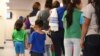 Penuturan Anak Migran tentang Kondisi Memilukan Penampungan di Texas