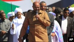 Presiden Sudan Omar al-Bashir berpidato di hadapan para pendukung pada sebuah rapat umum di Khartoum, Sudan, 9 Januari 2019. (Foto: dok).