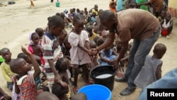Wasu mata da yara da sojoji suka kubutar dasu daga hannun 'yan Boko Haram