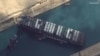 Kapal kontainer Ever Given di Terusan Suez. (Foto: Reuters)