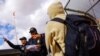 ARCHIVO - Los agentes de la Patrulla Fronteriza de Estados Unidos detuvieron a 206.000 migrantes en la frontera suroeste en noviembre.