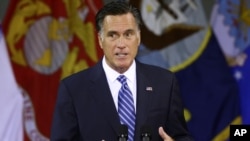Mitt Romney memberikan pidato mengenai kebijakan luar negeri Amerika di Virginia Military Institute (VMI) di kota Lexington, negara bagian Virginia (8/10). 