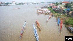 កម្រង​រូបភាព៖ រាជធានី​ភ្នំពេញ​ប្រារព្ធ​ពិធី​បុណ្យអុំ​ទូក​ប្រចាំ​ឆ្នាំ​ដោយ​ស្ងប់ស្ងាត់ជាង​ឆ្នាំ​មុនៗ