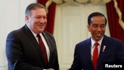 美国国务卿迈克·蓬佩奥（Mike Pompeo）会见印尼总统佐科·维多多（2018年8月5日）