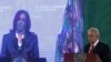 La vicepresidenta de Estados Unidos, Kamala Harris, aparece en la pantalla mientras el presidente de México, Andrés Manuel López Obrador, asiste a cumbre climática global virtual, e 22 de abril de 2021. 