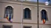 Banderas de la equidad sexual cuelgan en las ventanas del edificio del Sión de la Asamblea Legislativa tras la entrada de vigencia de matrimonio igualitario en Costa Rica. [Foto: Armando Gómez, VOA]