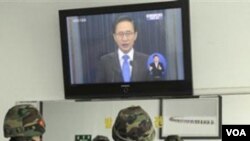 En un discurso televiso, el presidente Lee calificó el ataque de Corea del Norte como un crimen inhumano.