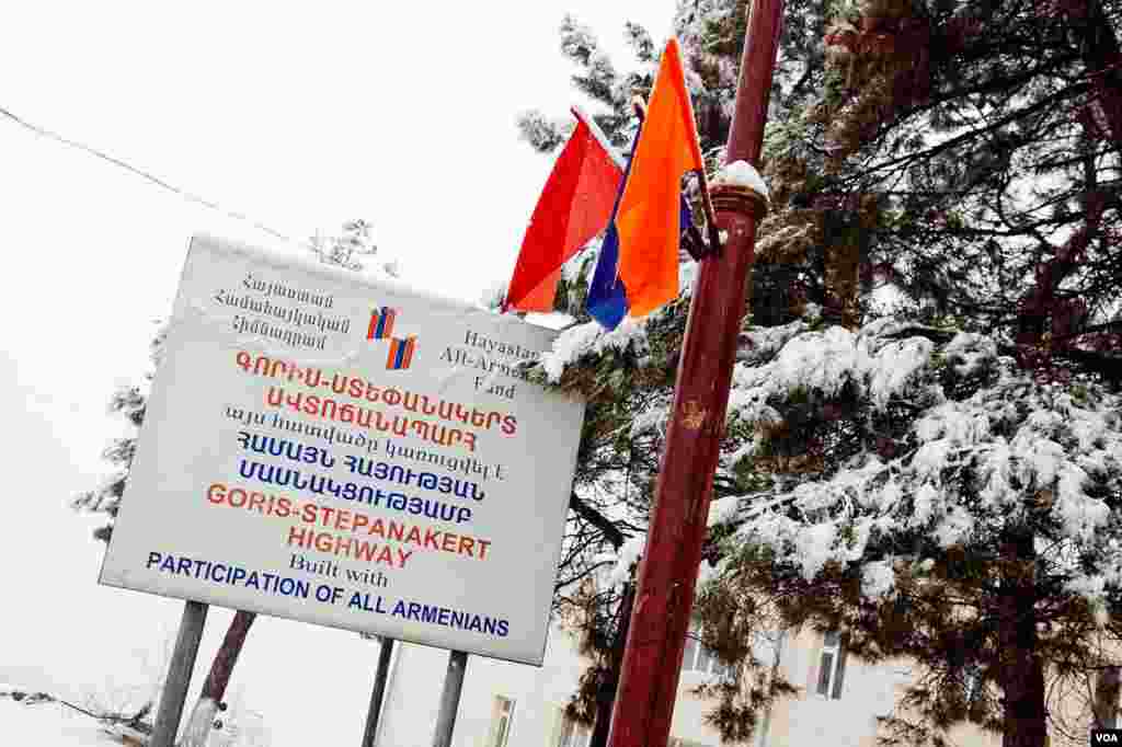Donations from overseas Armenians built Karabakh's lone lifeline to Aremenia -- a winding road through the high mountains. (U. Filimonova/VOA)