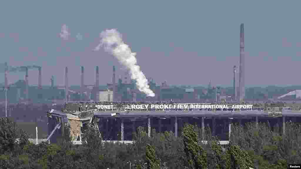 An exterior view shows the damaged main terminal of Donetsk Sergey Prokofiev International Airport in Donetsk, eastern Ukraine, Sept. 20, 2014.
