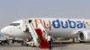 Un avion Flydubai est vu au salon aéronautique de Dubaï le 8 novembre 2015.