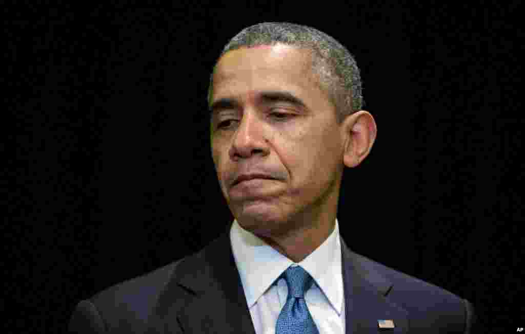 Prezident Obama Fort Xud harbiy bazasidagi voqea haqida so'zlamoqda.