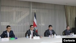 Autoridades de gobierno y expertos costarricenses anuncian que Costa Rica desarrollará sus propias pruebas de detección de COVID-19. [Foto: Cortesía Roberto Carlos Sánchez ]