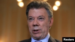 Presiden Kolombia Juan Manuel Santos di Istana Presiden di Bogota, April 2015. (Reuters/Jose Miguel Gomez)