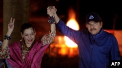 En esta foto de archivo tomada el 21 de marzo de 2019, el presidente de Nicaragua, Daniel Ortega, y su esposa, la vicepresidenta Rosario Murillo